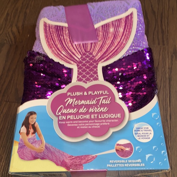 Plush& playful mermaid tail - Picture 2 of 5